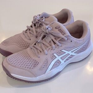ASICS Girls Upcourt 6 Volleyball Shoes, Size 4.5
